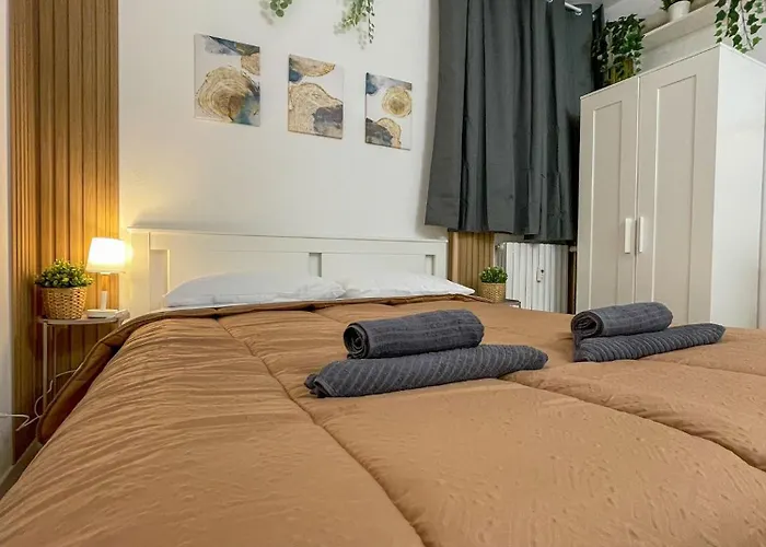 Home In Town - Home In City Life Near San Siro Stadium